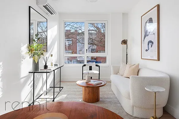 Rented by eRealty Advisors USA Inc | media 1