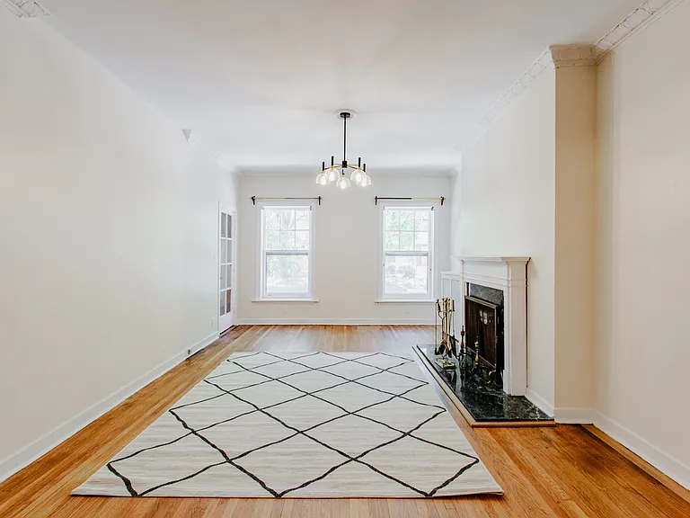 5131 S Blackstone Ave #1 — Photo 5