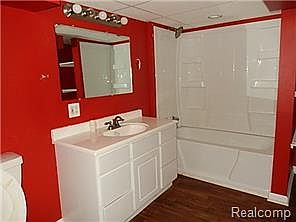 5th image of 1357 Gregory Ave