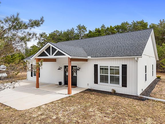 2nd image of 15067 Winding Creek Dr