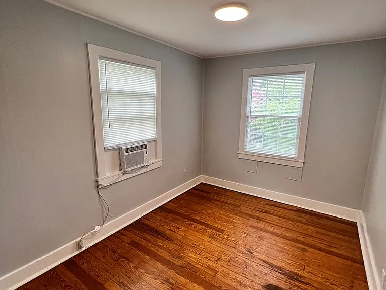 1105 Berry St — Photo 8