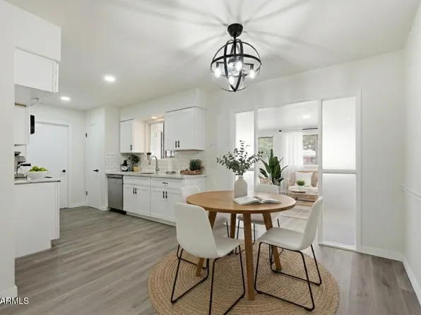 10528 W SARATOGA Circle, Sun City, AZ 85351