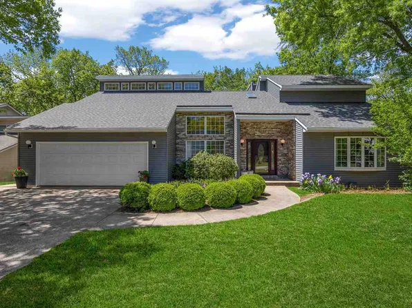 317 N 7th Ave, Iowa City, IA 52245