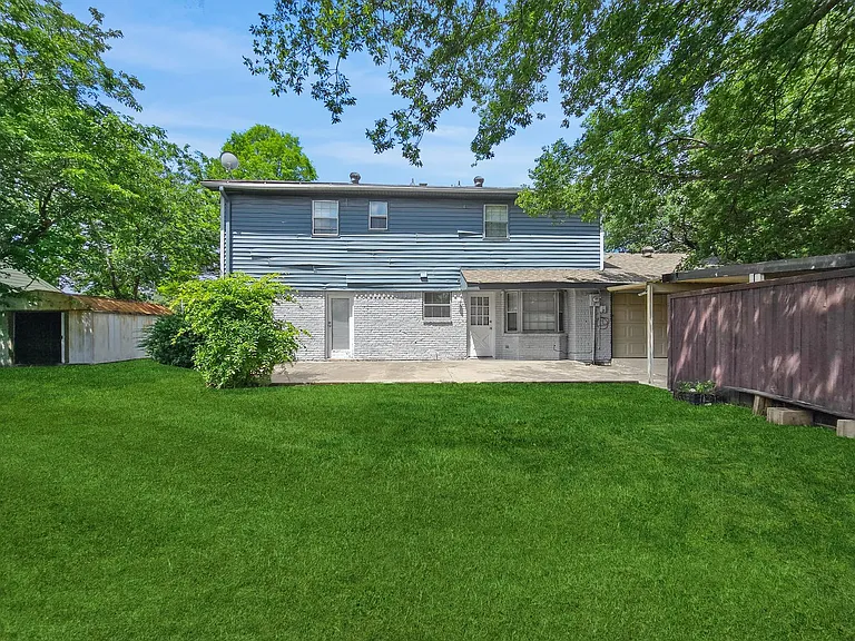 2404 Dalgreen Dr — Photo 16