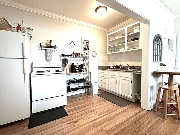 2nd image of 1108 S Detroit Ave #B