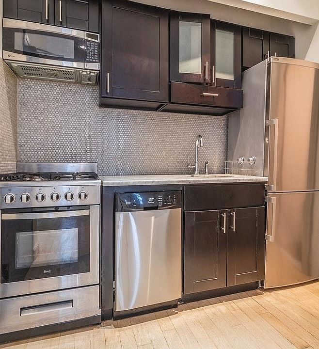 1st image of 459 W 43rd St Unit 5AA