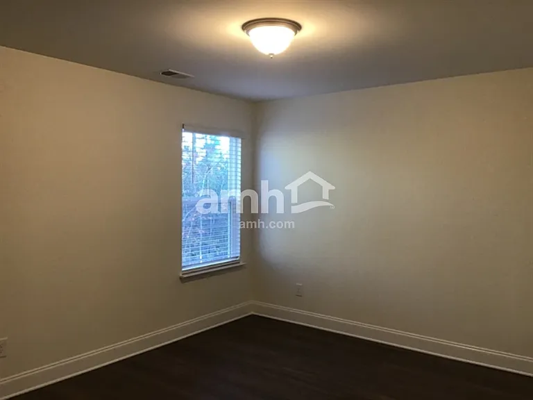 84 Lindridge Dr — Photo 15
