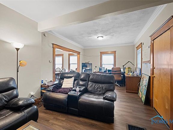 4th image of 1930 Berkshire Pl