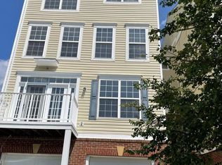 13638 Salk St #114, Oak Hill, VA 20171
