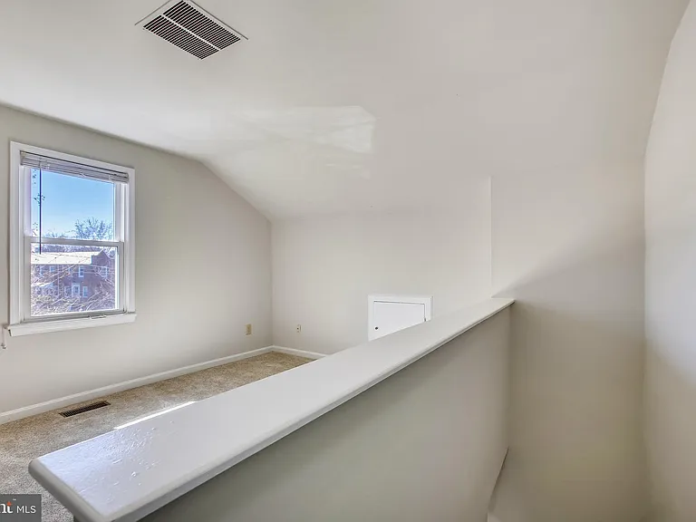 1525 Oronoco St — Photo 14