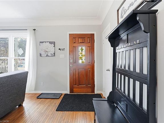 2nd image of 20 E 18th St
