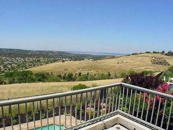 4th image of 1078 Terracina Dr