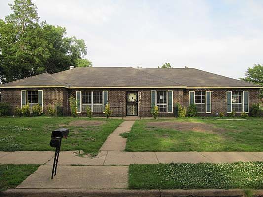 3rd image of 3490 McKenzie St