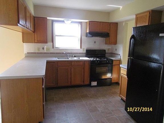 3rd image of 12108 Auburn Ct NW