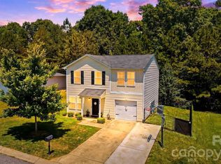 3938 Hemingway Dr NW, Hickory, NC 28601