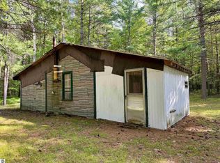 6194 N Pine River Rd, Luther, MI 49656