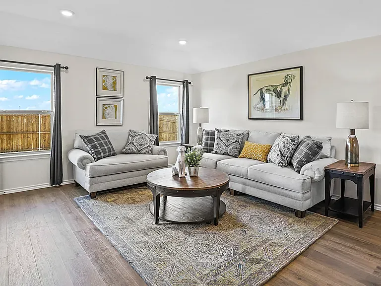 1441 Stuarts Forest Dr — Photo 4