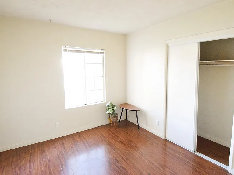 2618 Ellendale Pl. — Photo 6
