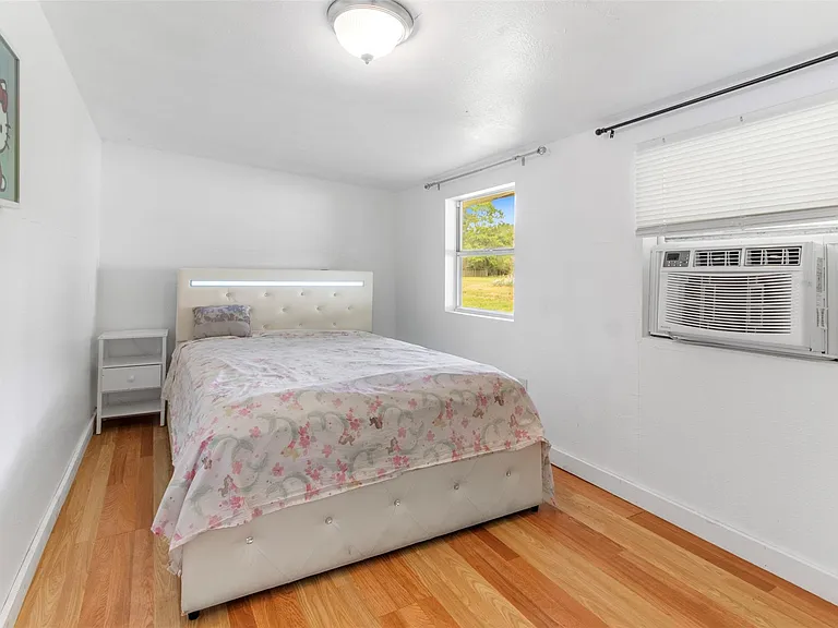 114 Melton St — Photo 15