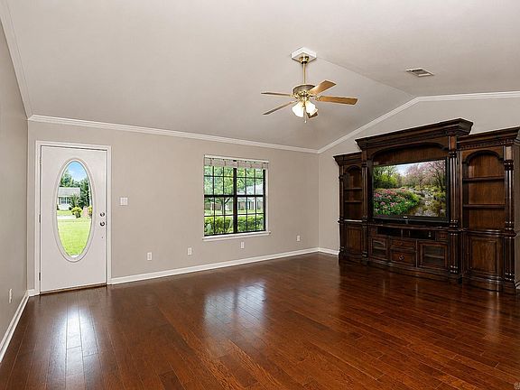 4th image of 1007 Michael Ann Dr