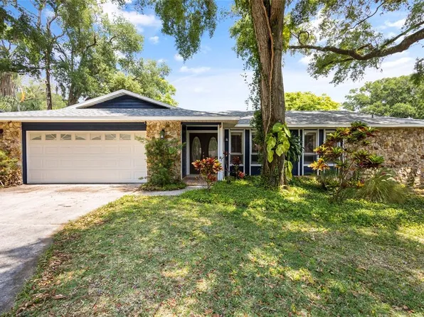 825 Lake Marion Dr, Altamonte Springs, FL 32701