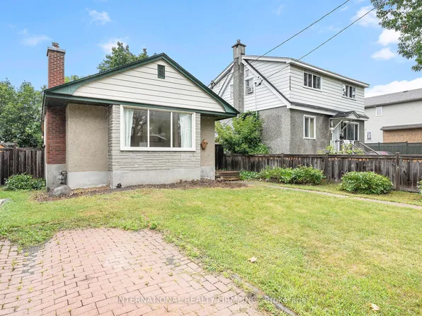 323 Lanark Ave N, Ottawa, ON K1Z 6R6