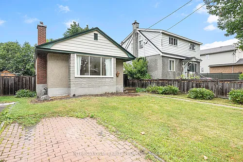 323 Lanark Ave N Photo 1