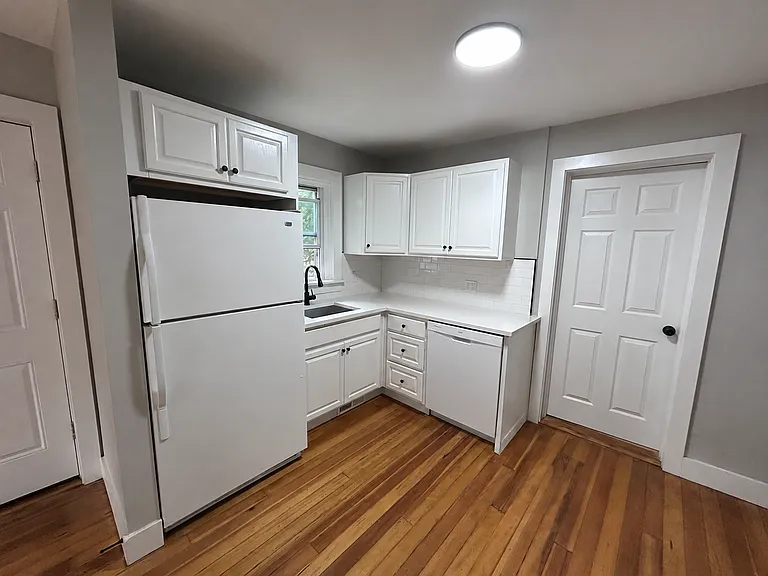 231 Beechwood Ave — Photo 3