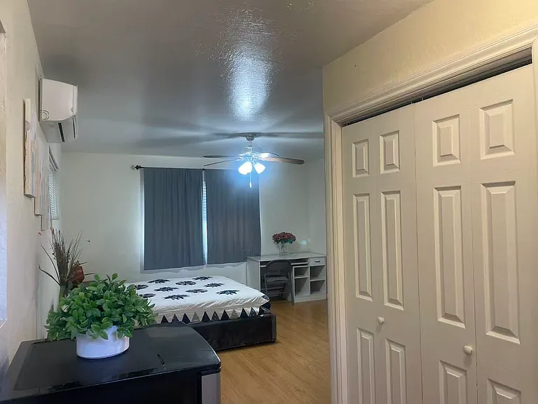 2420 Maywood Ave — Photo 3