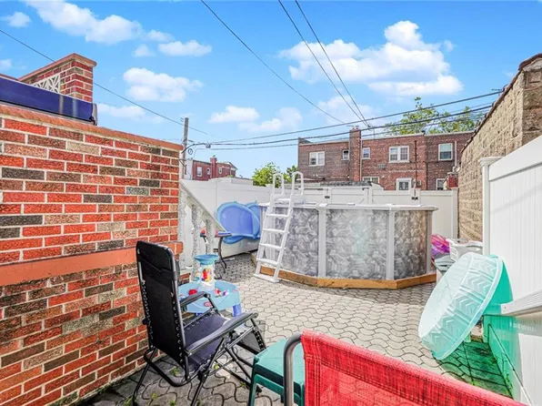 326 Bay 14th Street image 27 of 36