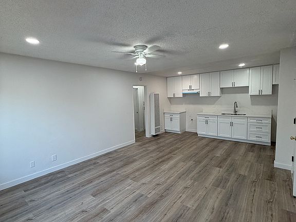 2nd image of 5035 Elizabeth St #8A