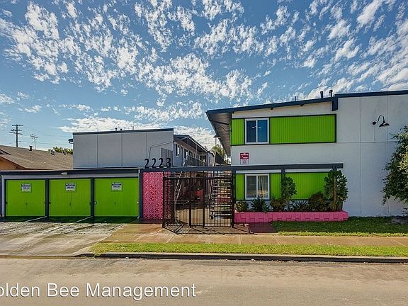 3rd image of 2223 Myrtle Ave #1