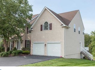 1006 Meadow View Cir, Collegeville, PA 19426
