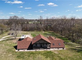 17399 S 1900th Rd, Nevada, MO 64772