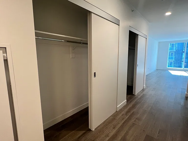 188 W Saint James St #10607 — Photo 5