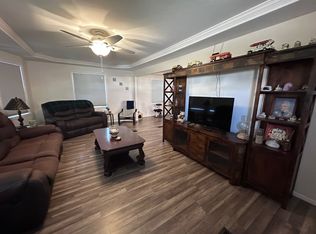 19 Parrot Pl, North Fort Myers, FL 33917