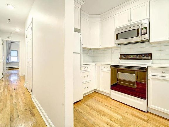 4th image of 224 Monroe St APT 1S