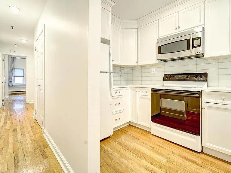 224 Monroe St #1S — Photo 4