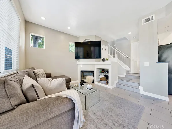 51 Santa Barbara Ct, Foothill Ranch, CA 92610