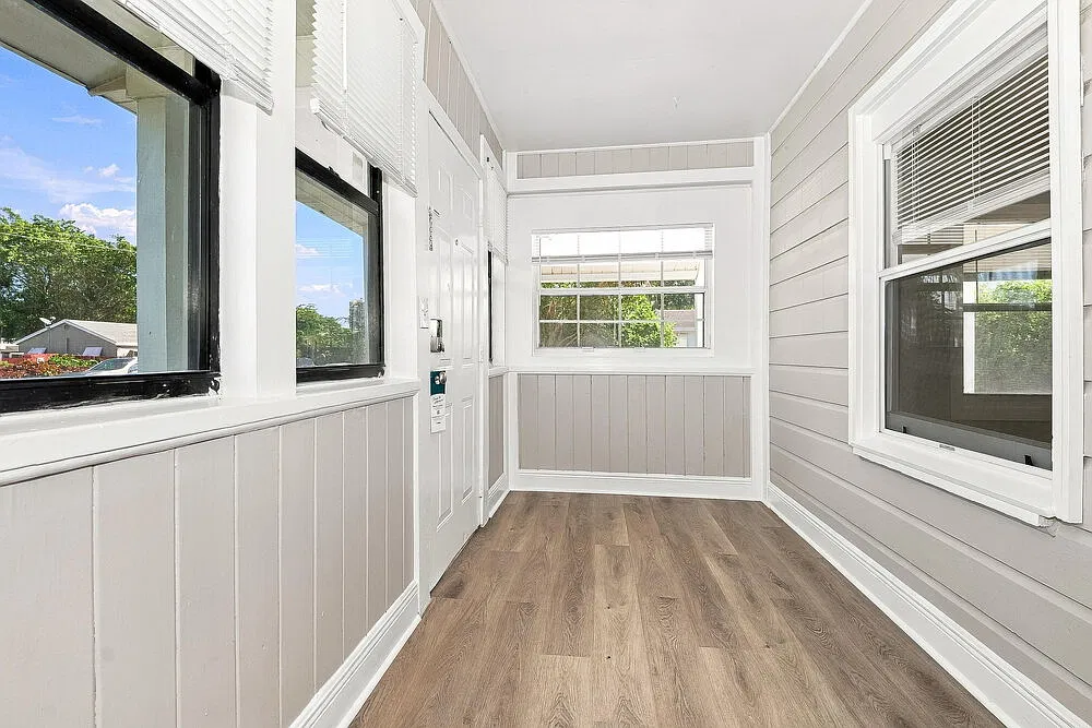2 bed, 1.5 bath, 1020 sqft, $2,240 — Photo 3