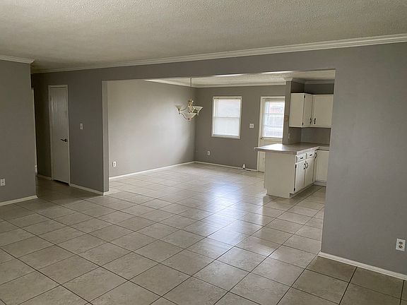 3rd image of 2611 Meridian Ct