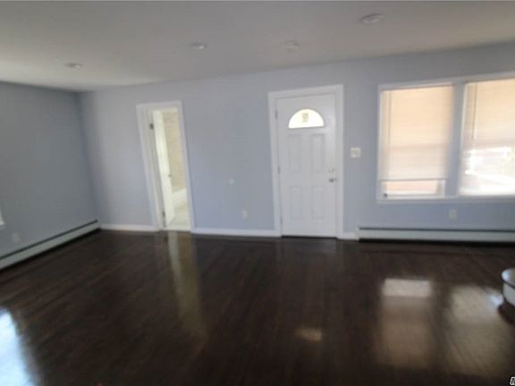 4th image of 17 Lincoln Ave
