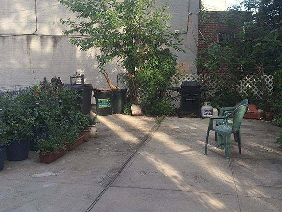 3rd image of 2279 19th St