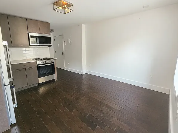 805 Quincy Street image 3 of 4