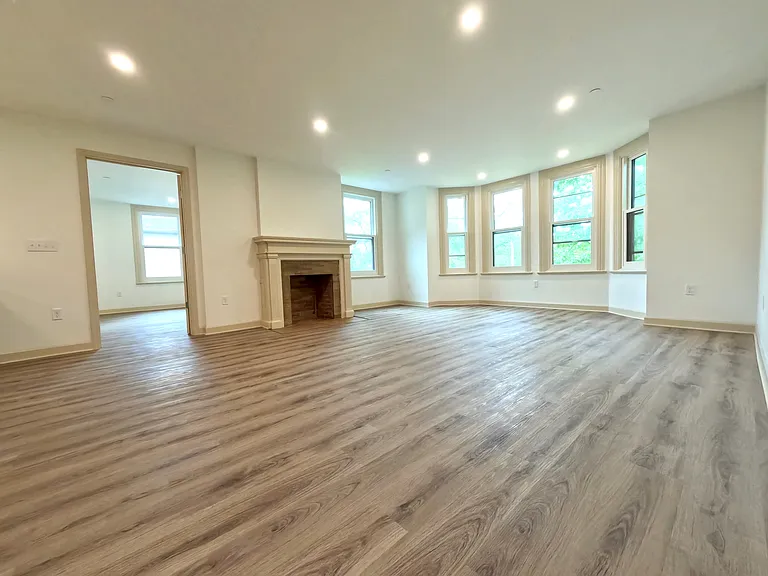 406 Delaware Ave #202 — Photo 9