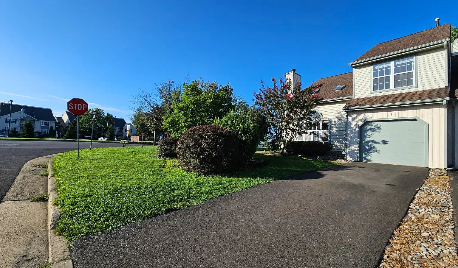 2 bed, 2.5 bath, 2144 sqft, $2,950 — Photo 2