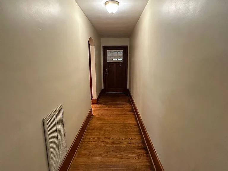 218 N 4th St #1 — Photo 15