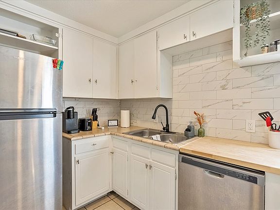 4th image of 343 E Lambourne Ave