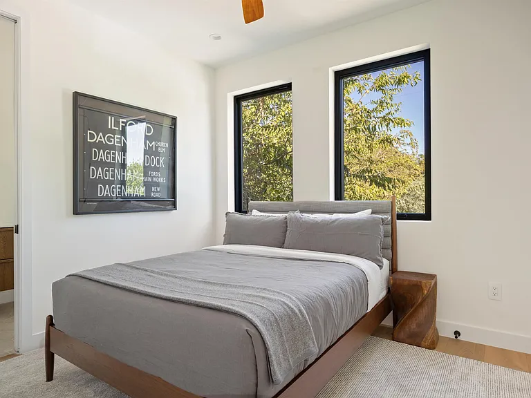2305 E 21st St #2 — Photo 8