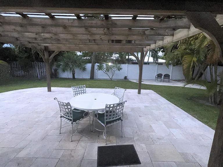 1260 Manor Dr — Photo 42